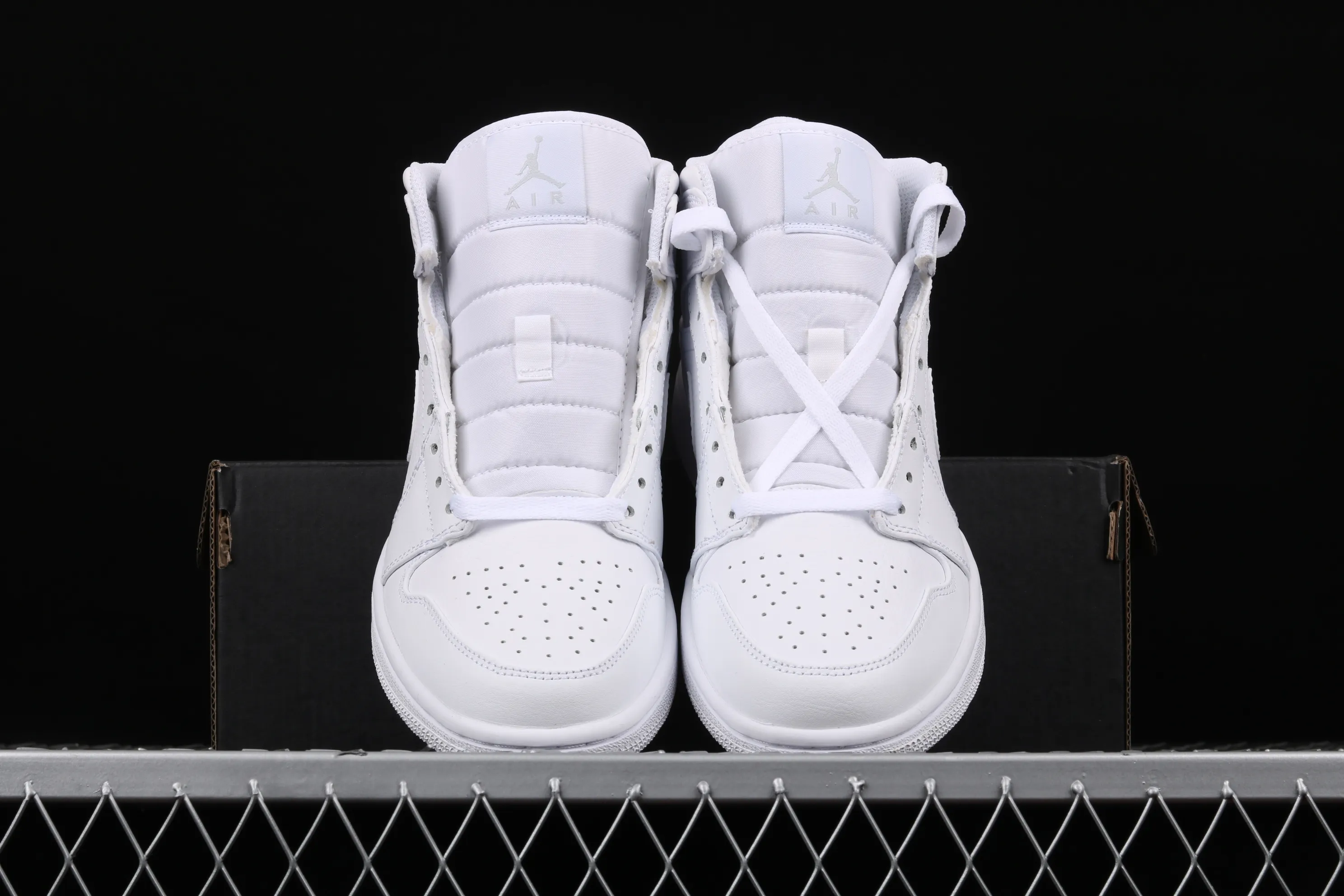 All Categories Air Jordan Jordan Series Basketball Shoes Air Jordan 1 Mid Air Jordan 1 Mid All White China Full First Layer Authentic Standard 554724-109